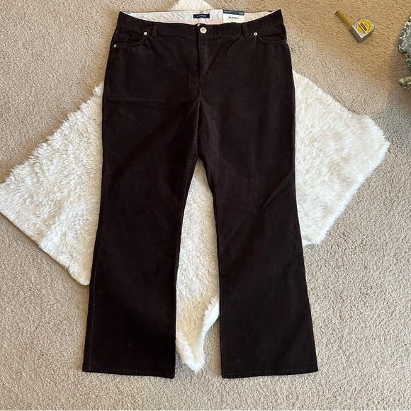 Lands' End corduroy pants in spice brown 18x31 - Picture 3 of 9